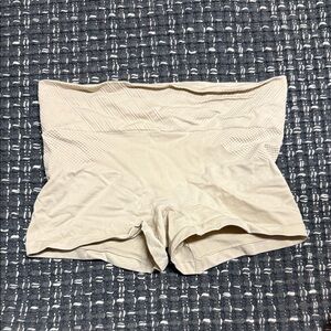 High-Waist Seamless Shaping Boyshorts — Cream